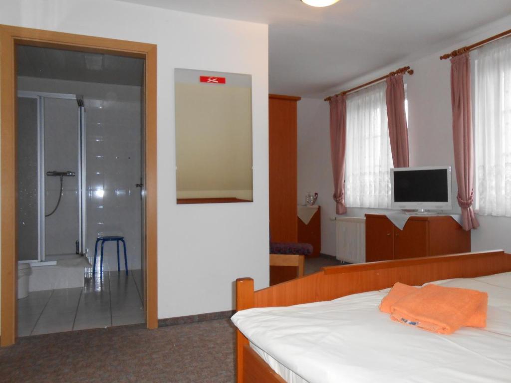 Goldener Engel /Pension Görlitz Habitación foto
